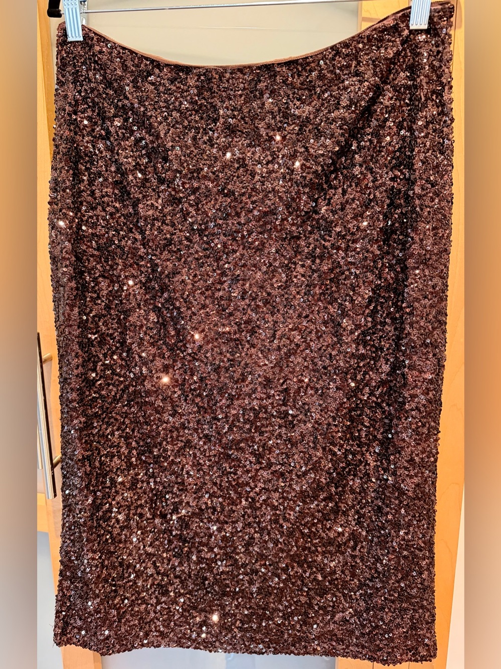 Lafayette 148 New York Cabernet Sequin Pencil Skirt, Size 8.